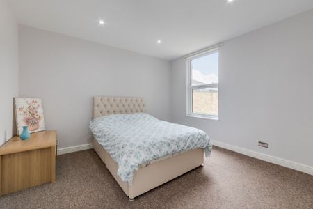 Hawkslade Road, London, SE15 - Photo 2