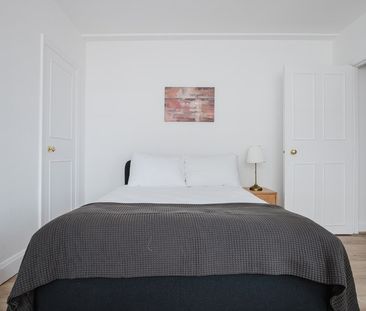 Sloane Avenue - Photo 3