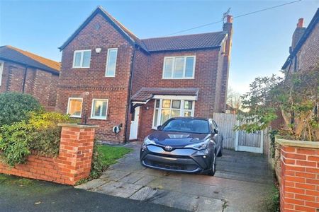 4 Bedroom Detached To Let - Photo 2