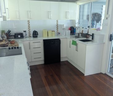 Manly West - Photo 6