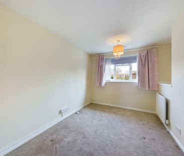 4 bedroom semi-detached house to rent - Photo 4