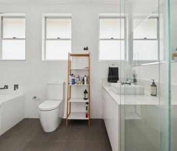 Versatile Coastal Haven Perfect for Large or Multi-Generational Fam... - Photo 4