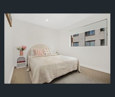 Wake Up to Ocean Views in This Fully Renovated North-East Facing Ap... - Photo 3