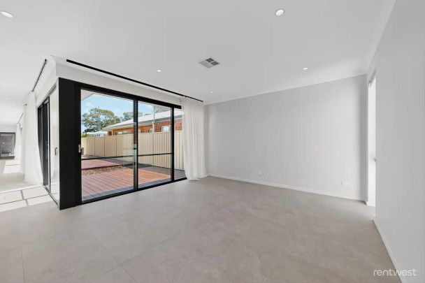 “Executive Living in Prime Willetton Location – Rossmoyne SHS Zone” - Photo 1