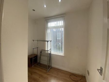 3 bedroom terraced house to rent - Photo 4