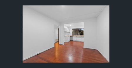 Huge Dual Family Home Bracken Ridge Hights - Photo 5