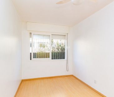 Apartamento com 2 quartos e 65m² para alugar em Passo da Areia, Por... - Photo 1