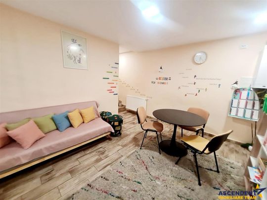 Curte individuala, spatiu pentru activitati copii birouri, - Fotografie 1