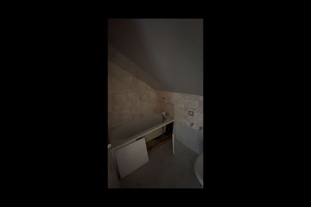 4 Bed Maisonette, Beehive Lane, IG4 - Photo 5