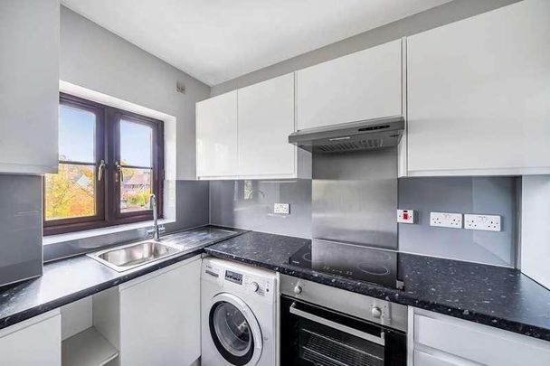 Dellfield Court, Watford, WD17 - Photo 1