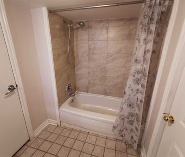 For Lease - 727 Hewson Drive, Pickering, Ontario - Photo 4