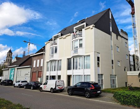 CENTRAAL GELEGEN EN RUIM DUPLEX APPARTEMENT MET 3 TERASSEN - Photo 5