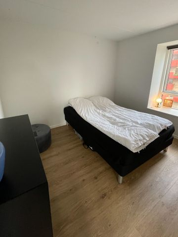 Stor 2-værelses lejlighed med altan og parkeringslicens - Photo 4