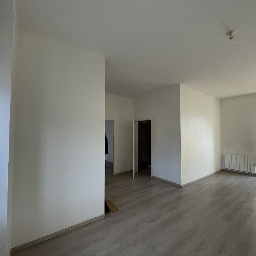 Location Maison 5 pièces 110m² ST PIERRE DE BOEUF 42520 - Photo 1