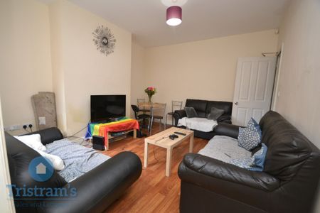 5 bed Mid Terraced House for Rent - Photo 2