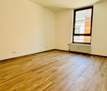 Appartement te huur in Lessines voor € 800 met 2 slaapkamers - Photo 5