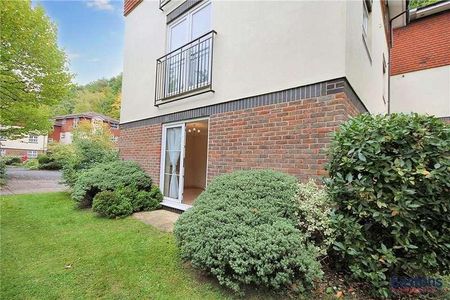 Lime Court, Hazel Way, Chipstead, Coulsdon, CR5 - Photo 2