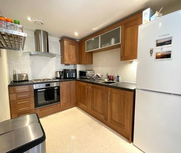 2 bedroom flat to rent - Photo 2
