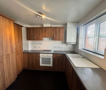 2 bedroom terraced house to rent - Photo 2