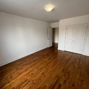 5½ Apartments Available (All Included) - A louer • For Rent - Photo 2