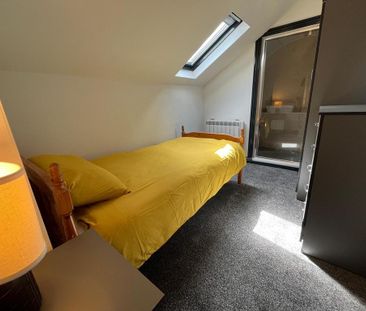 4 bedroom terraced house to rent - Photo 1