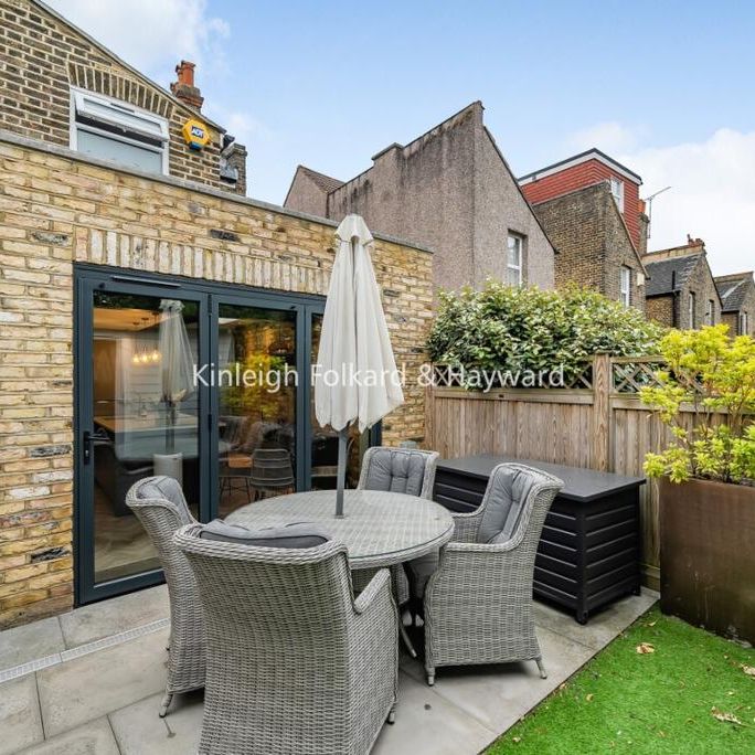 2 bedroom end of terrace house to rent - Photo 1