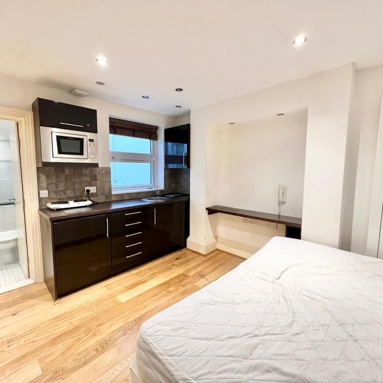 Studio to rent - Photo 1