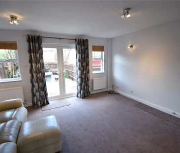 2 bedroom House in Francis Gardens, Bracknell - Photo 1