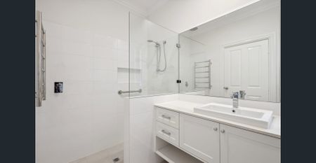 Escape to your dream home! Nestled in a tranquil neighbourhood - Photo 2