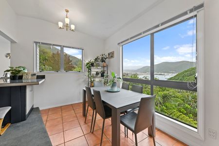 3 Bedroom Home - Waikawa Bay - Photo 5