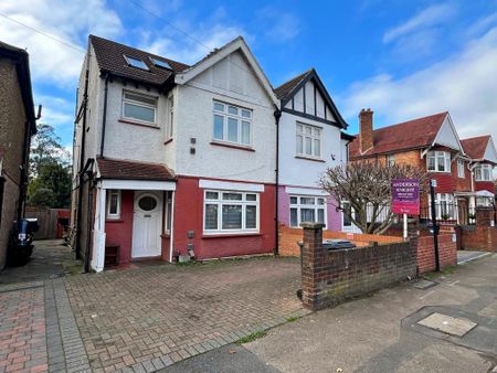 1 bedroom in a flat share to rent - Photo 4