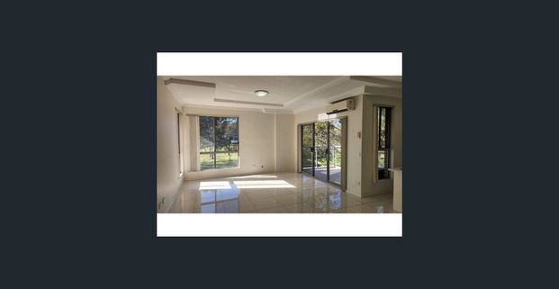 Modern 3 Bedroom Apartment - Photo 1