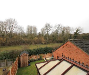 3 bedroom semi-detached house to rent - Photo 2