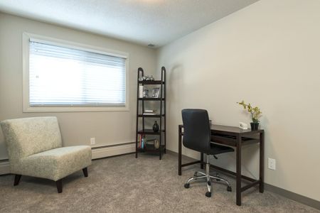 Birchgrove Manor - Photo 2