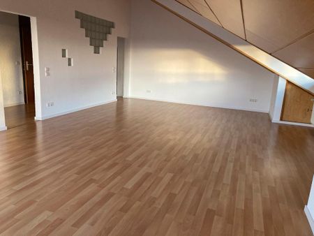 3,5 Zimmer Wohnung in Waldenbuch 96qm 1100€ Kalt Whirlpool Balkon - Photo 2