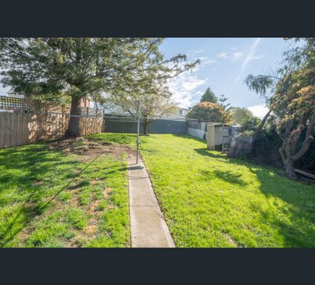 18 Chippendale St, Claremont, Tas 7011 - Photo 2