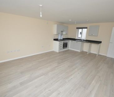 2 bedroom coach house to rent - Photo 1