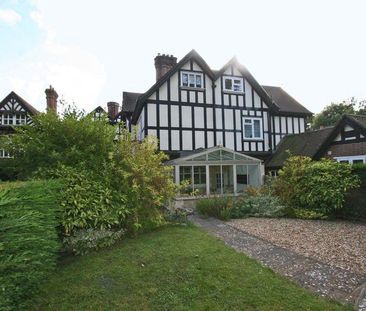 4 bedroom semi-detached house to rent - Photo 3