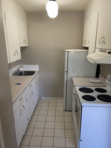 1 Bedroom/ 1 Bathroom in the Perfect Location Near 8th ST - Photo 4