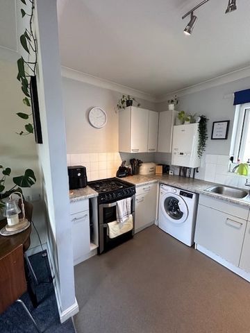 1 Bed Flat, Shepherds Bush, W12 - Photo 2