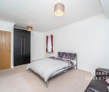 Studio to rent - Photo 2