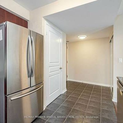 Finch/Yonge-Beauty!Freshly Painted 1056 sqft 2Bd+Den 2Pkg &Locker - Photo 4