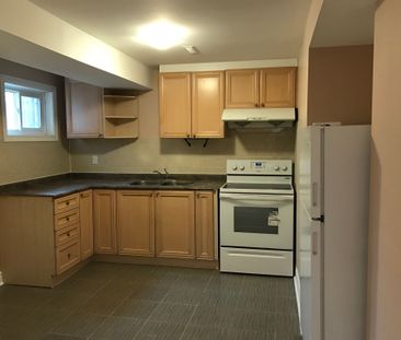 For Lease - 2535 Symington Court, Mississauga, Ontario - Photo 2