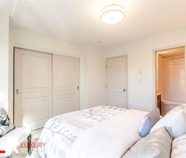 Condo in Vancouver West Side, BC - Photo 2