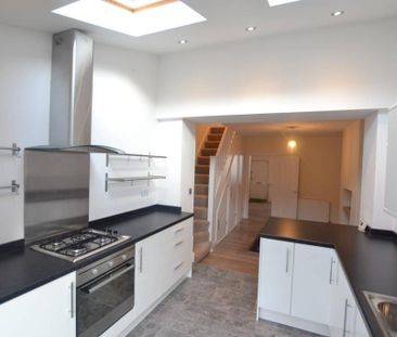 3 bedroom terraced house to rent - Photo 4