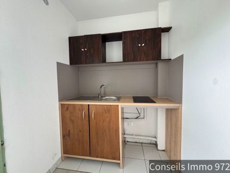 Studio à louer Fort-de-France (Chateaubœuf) 20 m2 Balcon - Photo 5