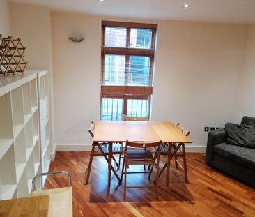 1 Bed Flat, Vachel Road, RG1 - Photo 3