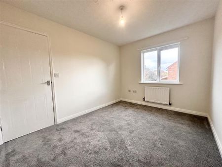 3 bedroom end of terrace house to rent - Photo 3