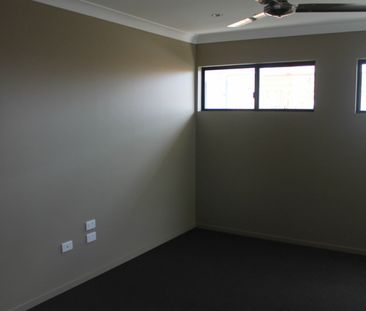 37 Tamron Drive, Mount Pleasant QLD 4740 - House For Rent | Domain - Photo 5