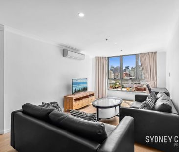 FULLY RENOVATED APARTMENT IN A FANTASTIC LOCATION | Furnished - Photo 3